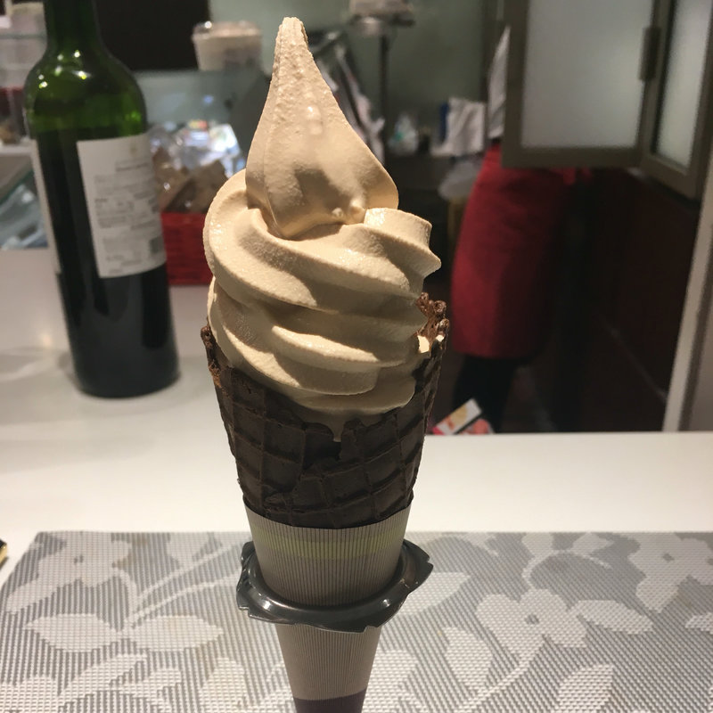 ロイヤルミルクティーソフトクリーム(エディアールベーカリー 新宿本店 （HEDIARD）)