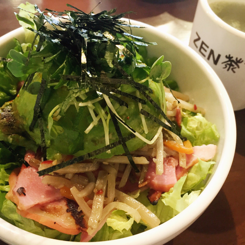 きんぴらベーコンアボカド丼(ZEN茶fe)