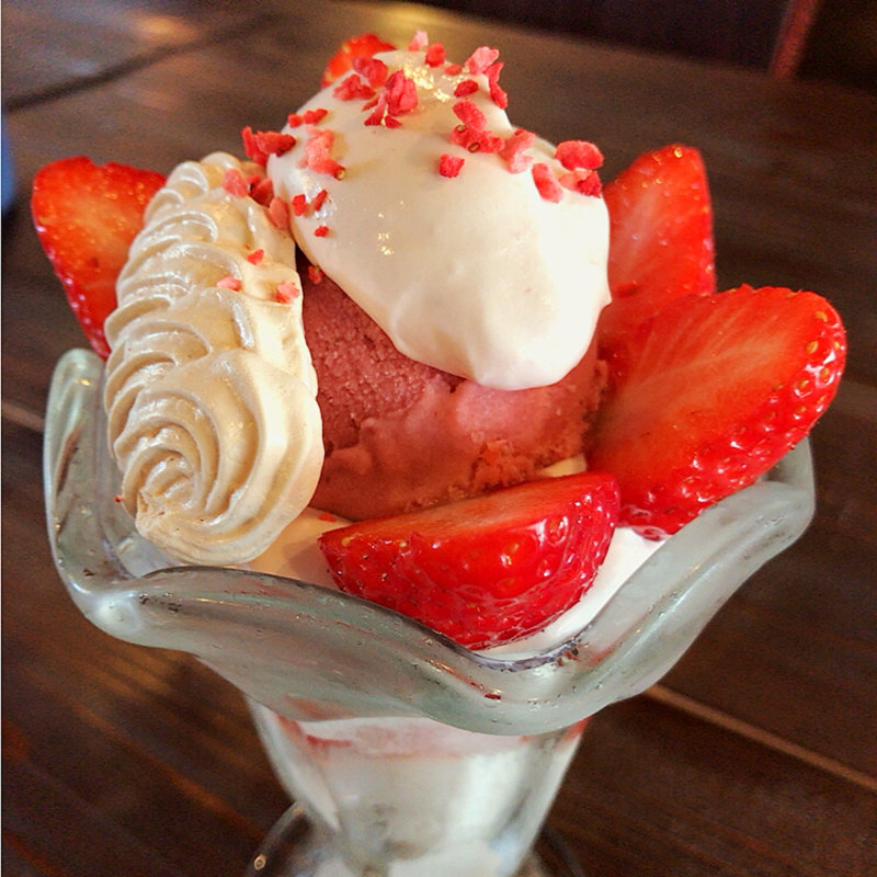 季節のパフェ(caféひそひそ )