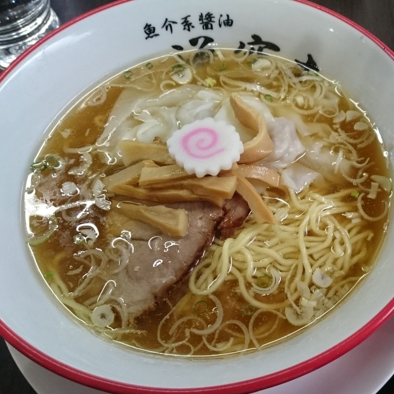 ワンタン麺(煮干らーめん海空土)