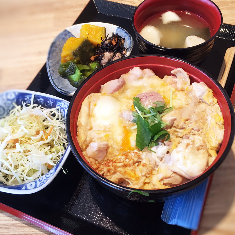 冠尾の親子丼定食(鶏焼 冠尾【とりやきかむろ】)