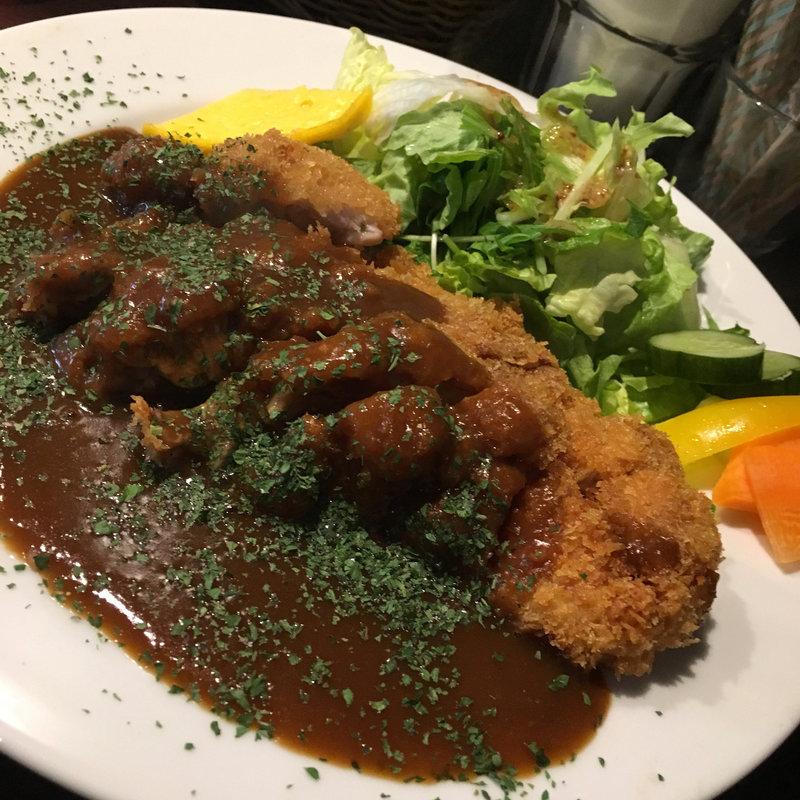 若鶏のカツレツ デミグラスソース(ル・セットシェイイナ (Le Sept chez IINA))