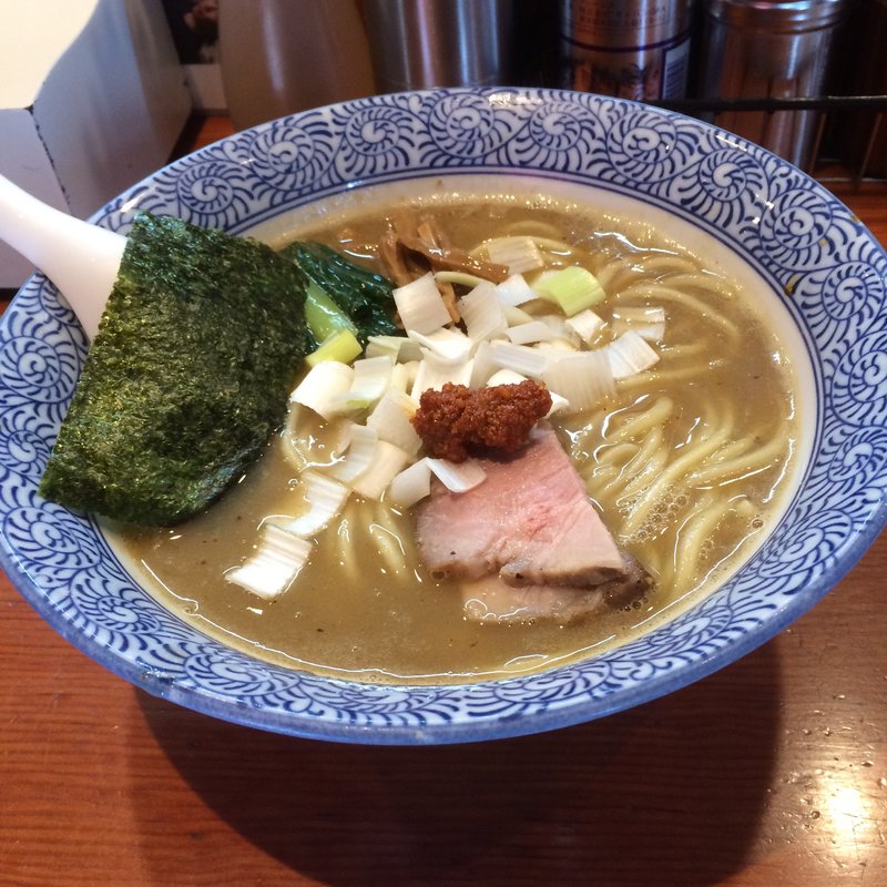 濃厚豚骨魚介らーめん(麺処 ほん田)