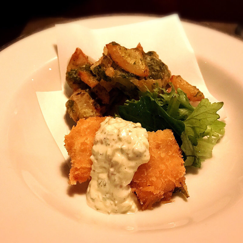 白身魚のフライと蛍烏賊のかき揚げ(カサハラ)