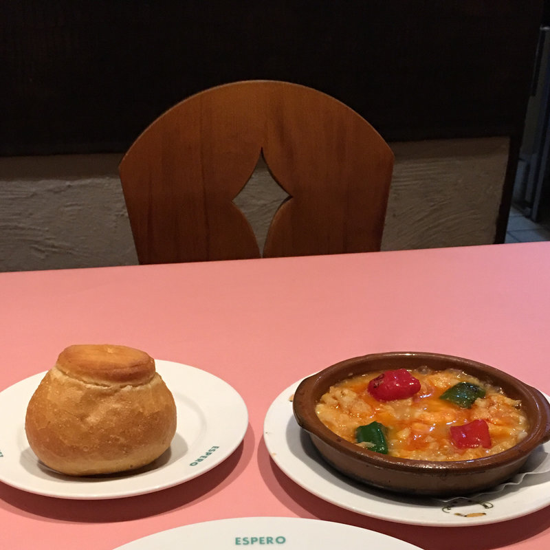 ★タラ・エビ・タラバガニのトマト煮　ナバラ名物(スペイン料理銀座エスペロ ガス灯通り店)