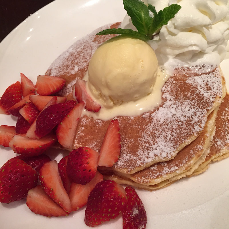 いちごとメープルのパンケーキ(クアアイナ)