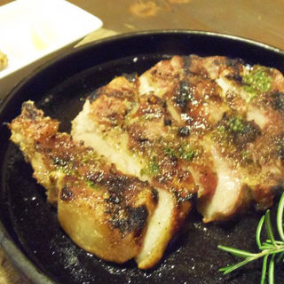 三元豚の肩ロース 1/2POND ハーブグリルステーキ(野菜屋ネロ チャコール グリル （野菜屋 nero Charcoal Grill）)
