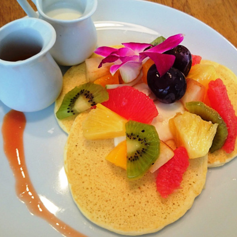 贅沢 トロピカルフルーツのパンケーキ(bran cafe （ブランカフェ）)