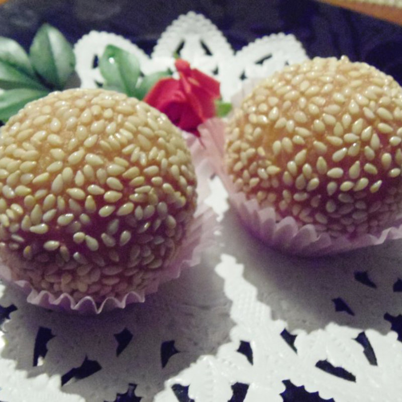 胡麻付き揚げ団子 2個(鉄板焼 よこはま)