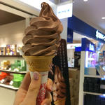 チョコレートソフトクリーム(ロイズ 新千歳空港店 （ROYCE'）)