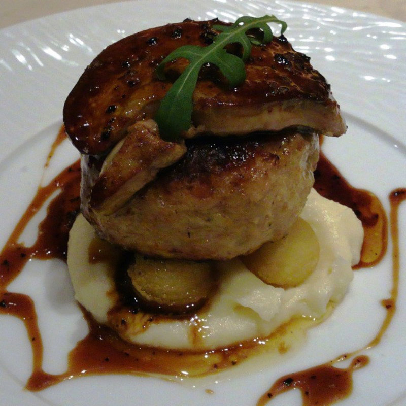 ハンバーグ＆フォアグラ至福のトリュフとマデラソース(世界のワイン博物館 グランフロント大阪店)