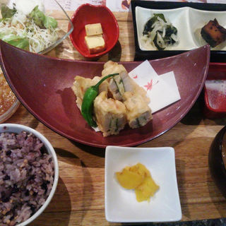 松茸と海老の蓮根はさみ揚げ定食(梅田 阪急三番街 リバーカフェ （RIVER CAFE）)