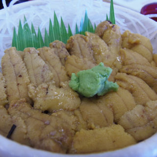 ウニ丼(朝市食堂)