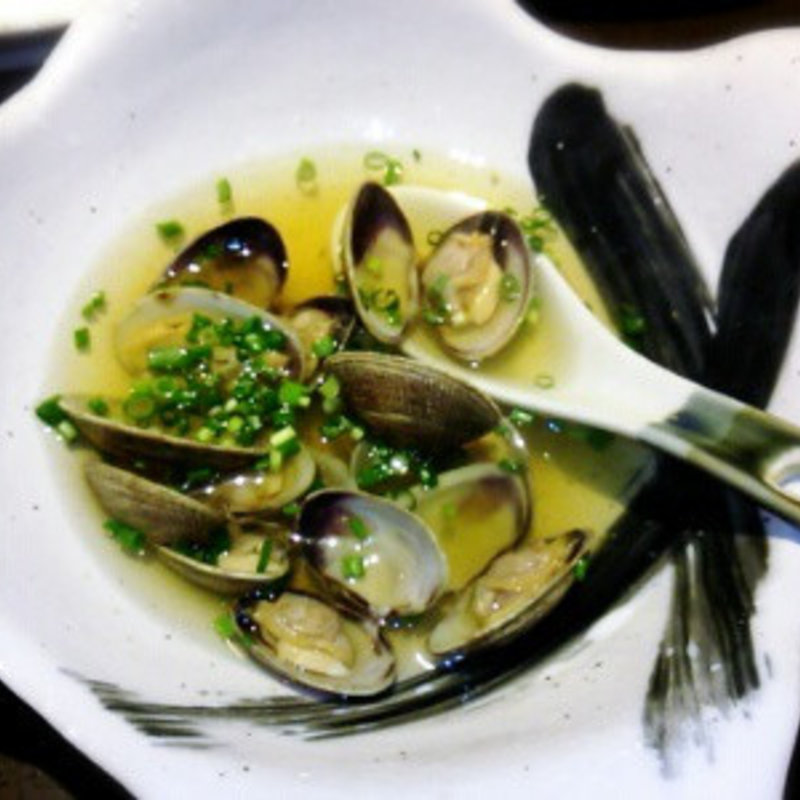 大あさりの酒蒸し(かくれんぼ)