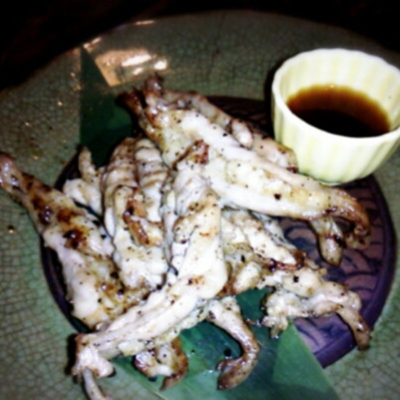 鶏せせりの炭火焼き(道産食材×炭火焼 花花)