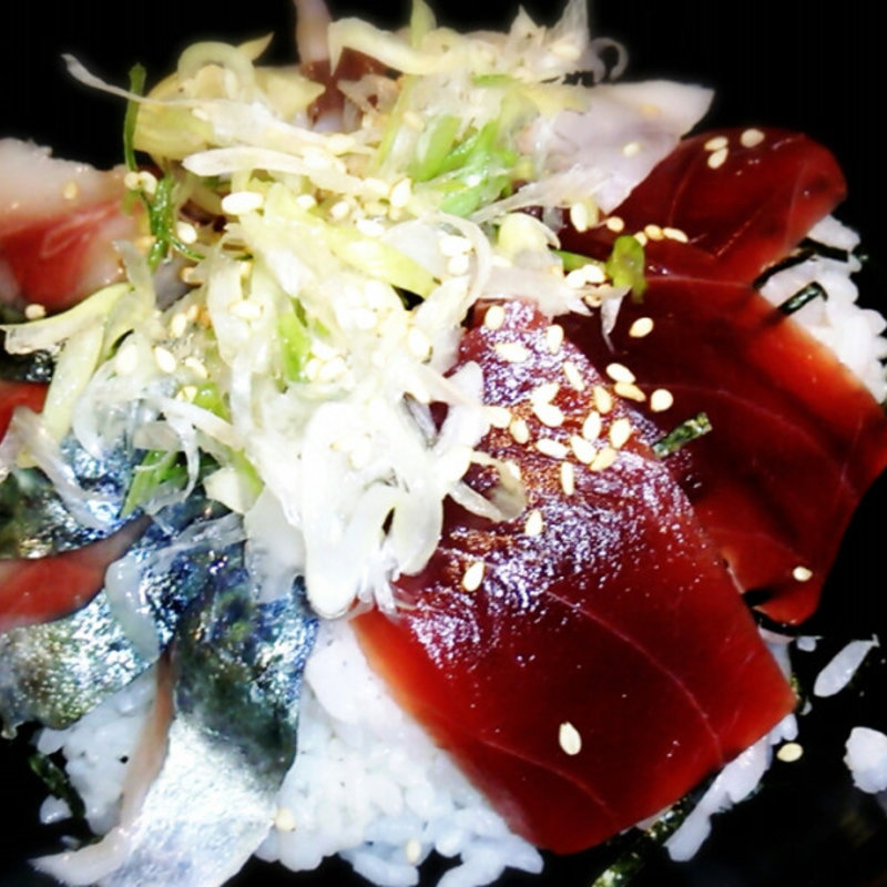 海鮮丼(旬采ダイニングぜん屋)