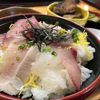 季節の海鮮丼(漁師島 壱岐のうみ)