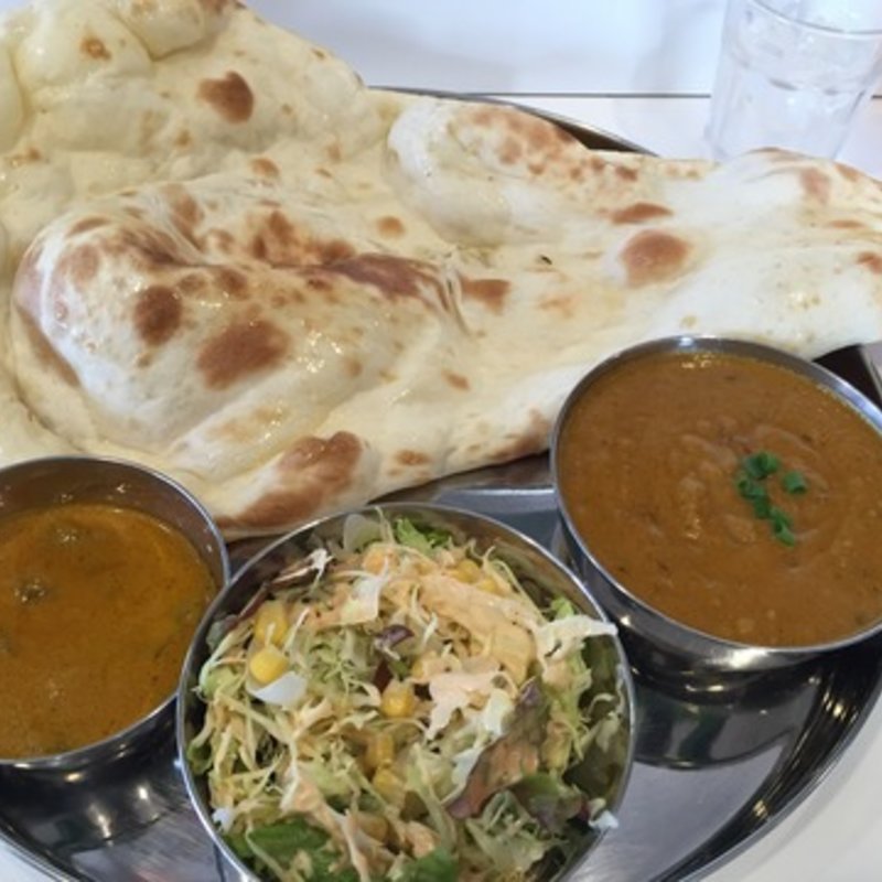 ダルカレーwithサービスのベジカレー(インドレストラン ガンジー )