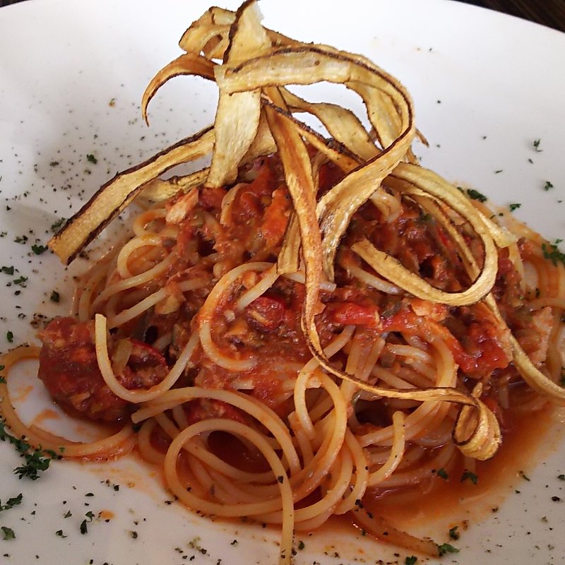 青森県「十和田美人ごぼう」とツナのブッタネスカ(AW kitchen TOKYO 新丸ビル店 （AWキッチン、エーダブリュキッチン）)