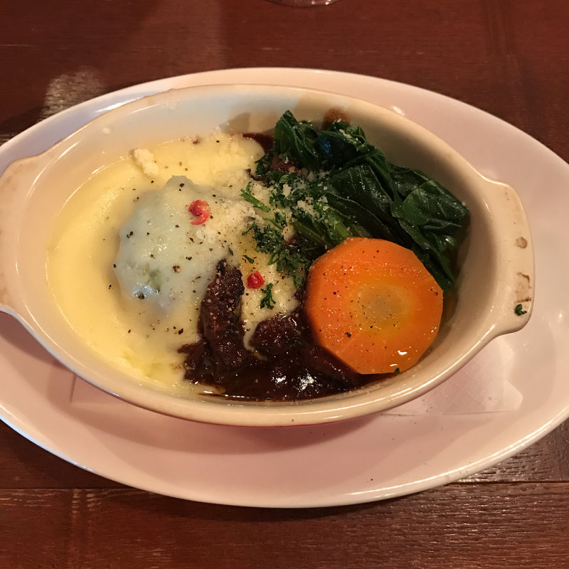 牛ホホ肉のトロトロ赤ワイン煮込み(門前仲町ワインハウスBALLONDOR)