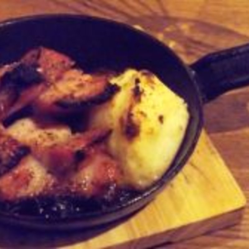 厚切りベーコンの窯焼き(焼肉ホルモン亀萬)