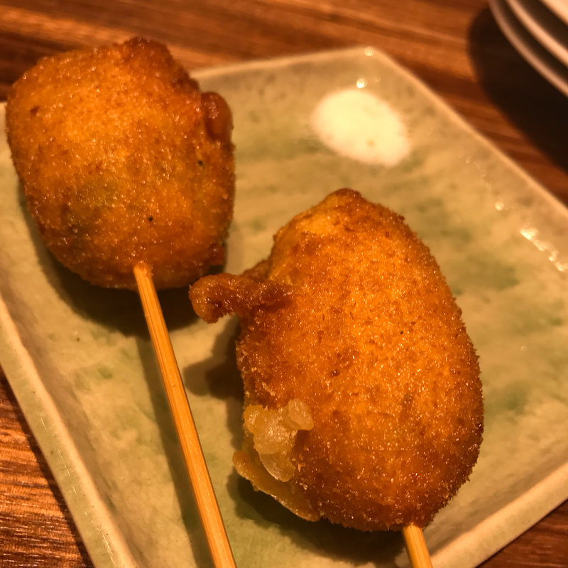 えんどう豆の串揚げ(焼とりの八兵衛 博多店※ご予約はお受けしておりません)
