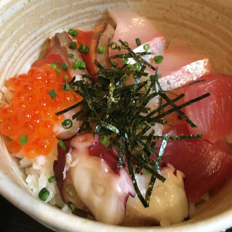 海鮮丼B(魚料理 吉成本店)