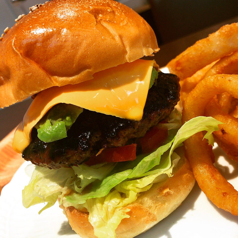 アボカドチーズバーガー(ハンバーガーショップ アメニータ)