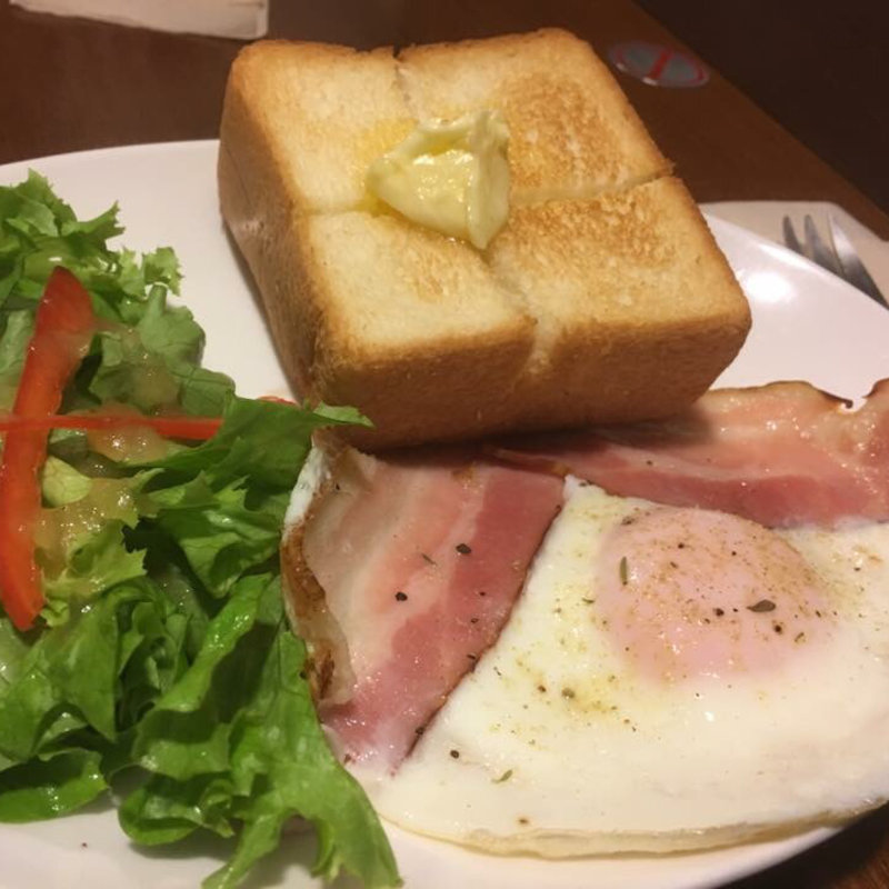 ベーコンエッグ&厚切りバタートースト(上島珈琲店 福岡新天町店)