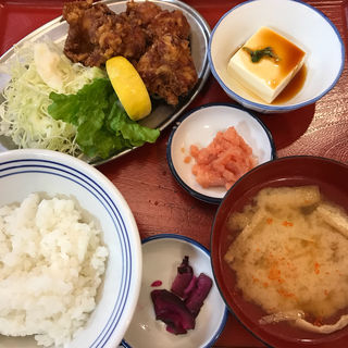 ジューシー鶏の唐揚定食(さち福や 池袋サンシャインシティアルタ店)