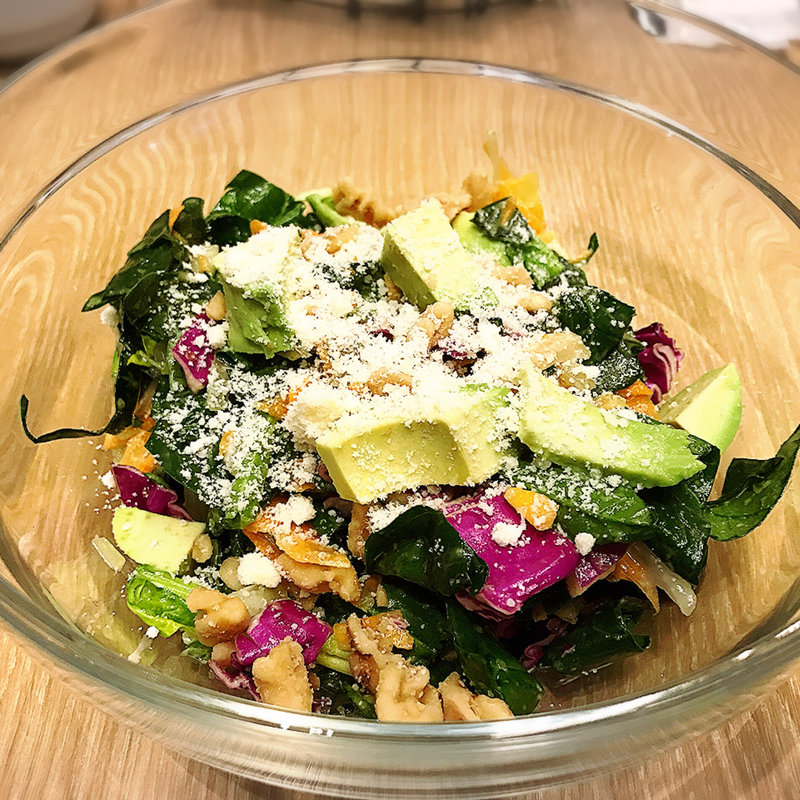 カスタムサラダランチ ホウレンソウミックス+アボカドトッピング(ベジバルキュウシュウ)