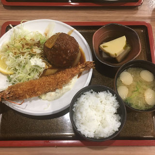 大海老フライとコロッケ定食(佐海 たちばな)