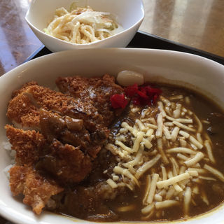 日替り（チキンカツカレー＋チーズ）(curry de CAFE UTSUWA （カレー・デ・カフェ 器）)