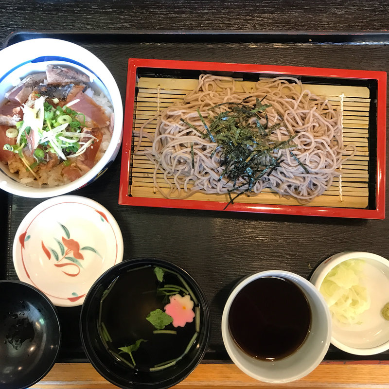 小鰹漬け丼 そば付（お吸物 付）(華屋与兵衛 立川店 )