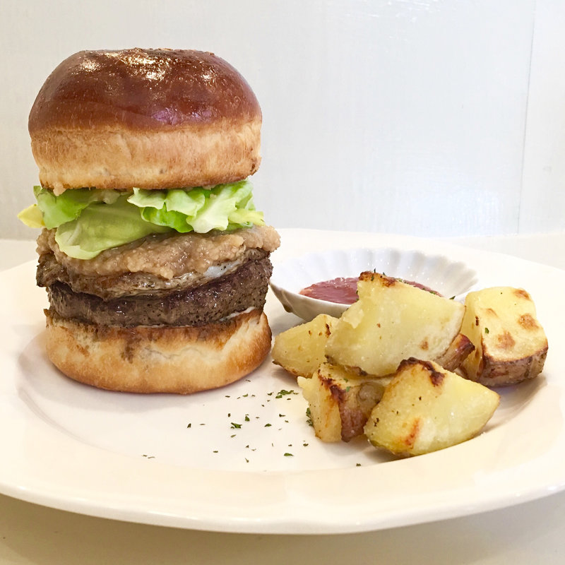 春キャベツとガドガドバーガー(JACK's KITCHEN)