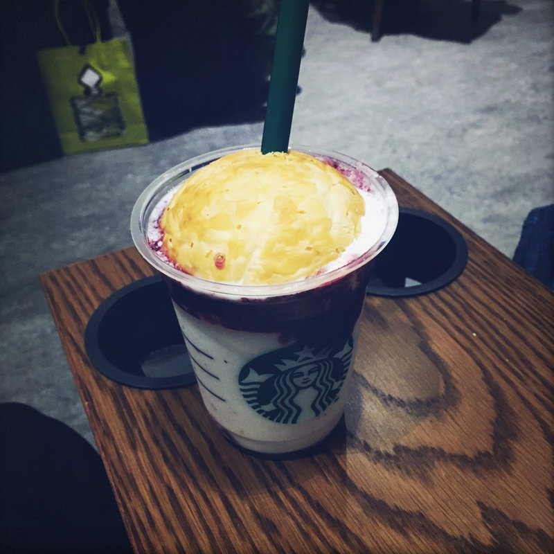 アメリカンチェリーパイフラペチーノ(スターバックスコーヒージャパン株式会社)