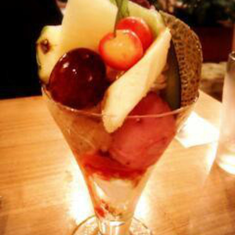 季節のフルーツパフェ(Dip&Merry)