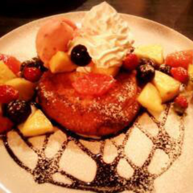 季節のフルーツのパンケーキ(果実倶楽部818)