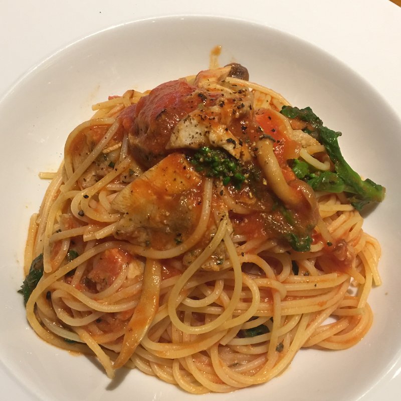 香潤鶏と菜の花しめじのトマトソース　ランチセット(ドンサバティーニ)