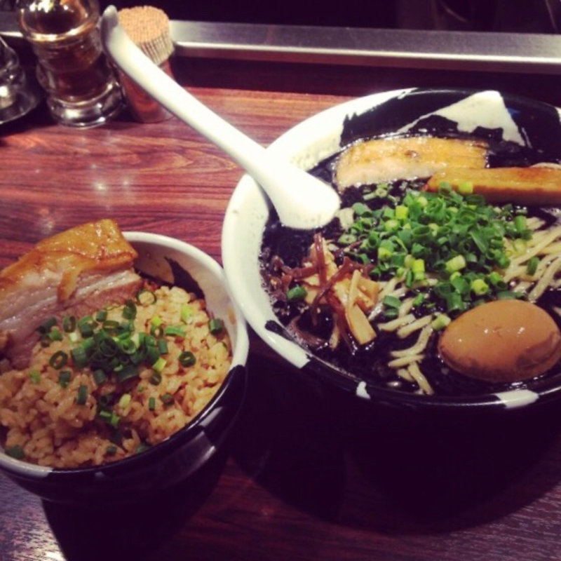 特製武骨らーめん（黒）＋武ッチャー飯(麺屋武蔵 武骨 御徒町店)