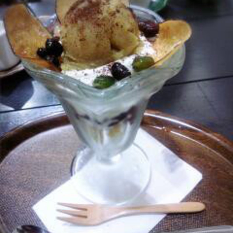 さつまいもパフェ(ブシュロン)