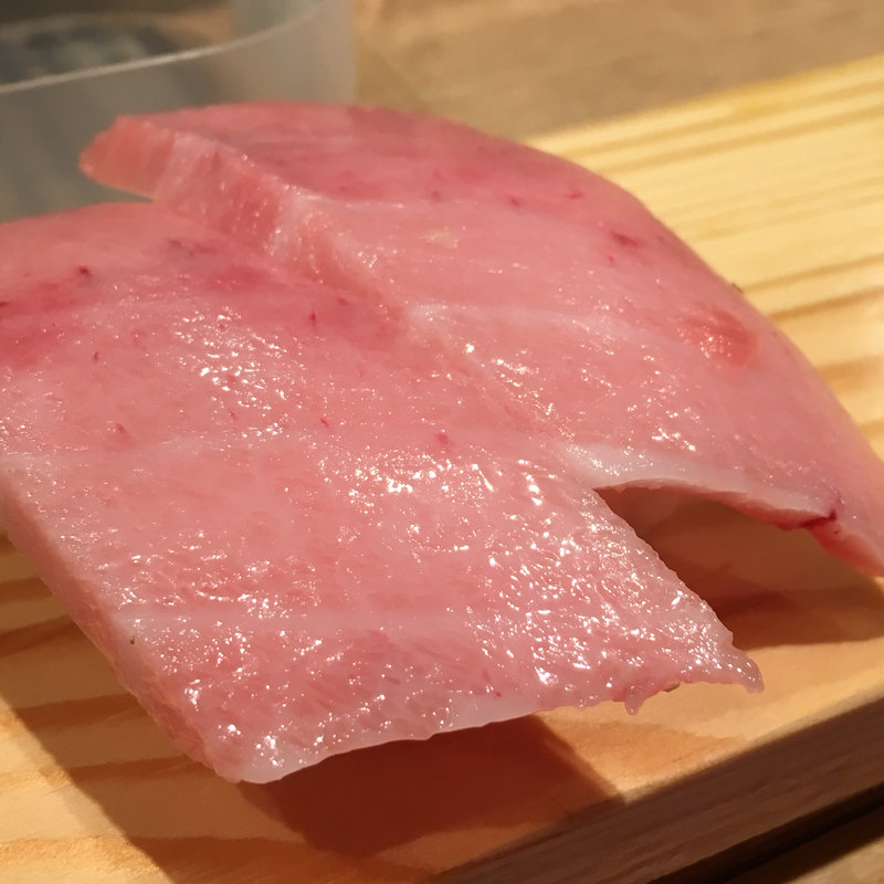 中トロ(牡蠣とワインの立ち喰い すしまる)