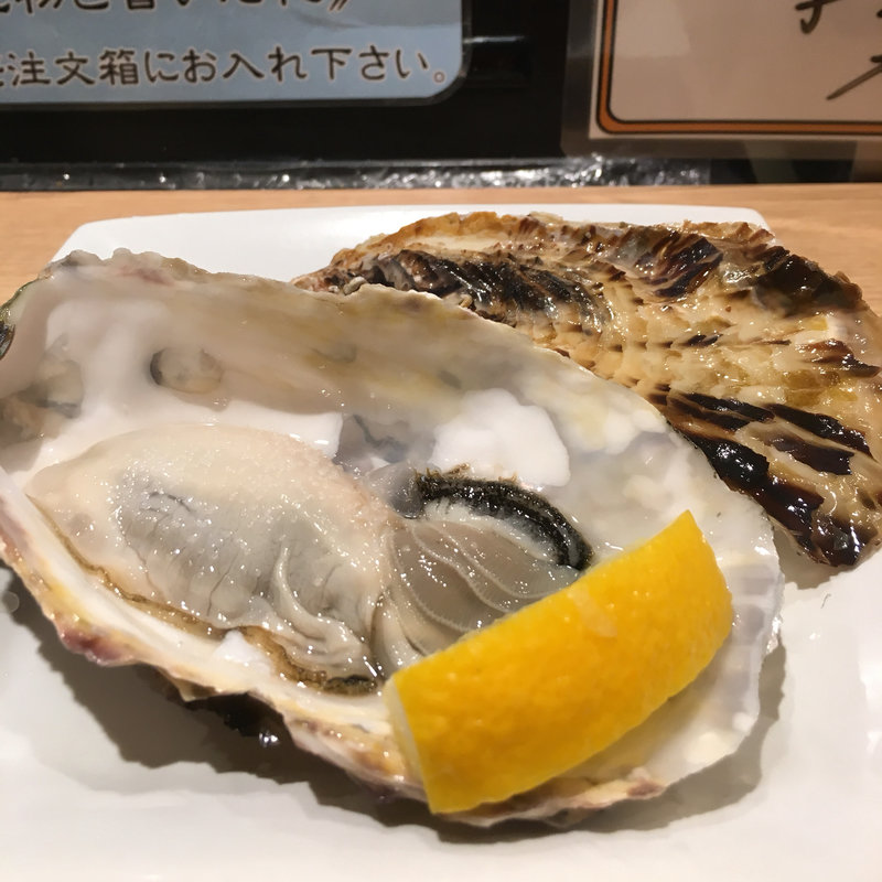 牡蠣(牡蠣とワインの立ち喰い すしまる)