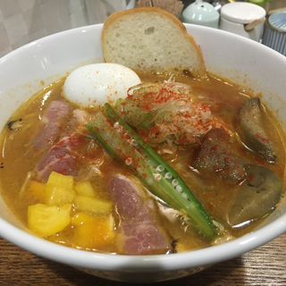 やさしいスパイシーカレーらぁー麺(真鯛らぁー麺 日より)
