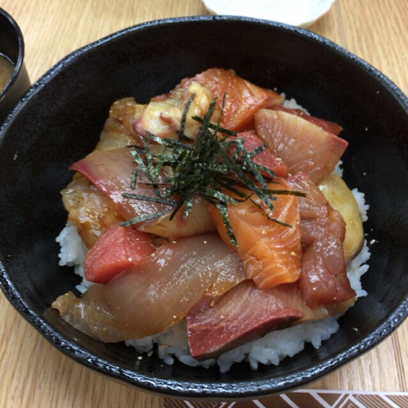 漁師の海鮮丼(海神)