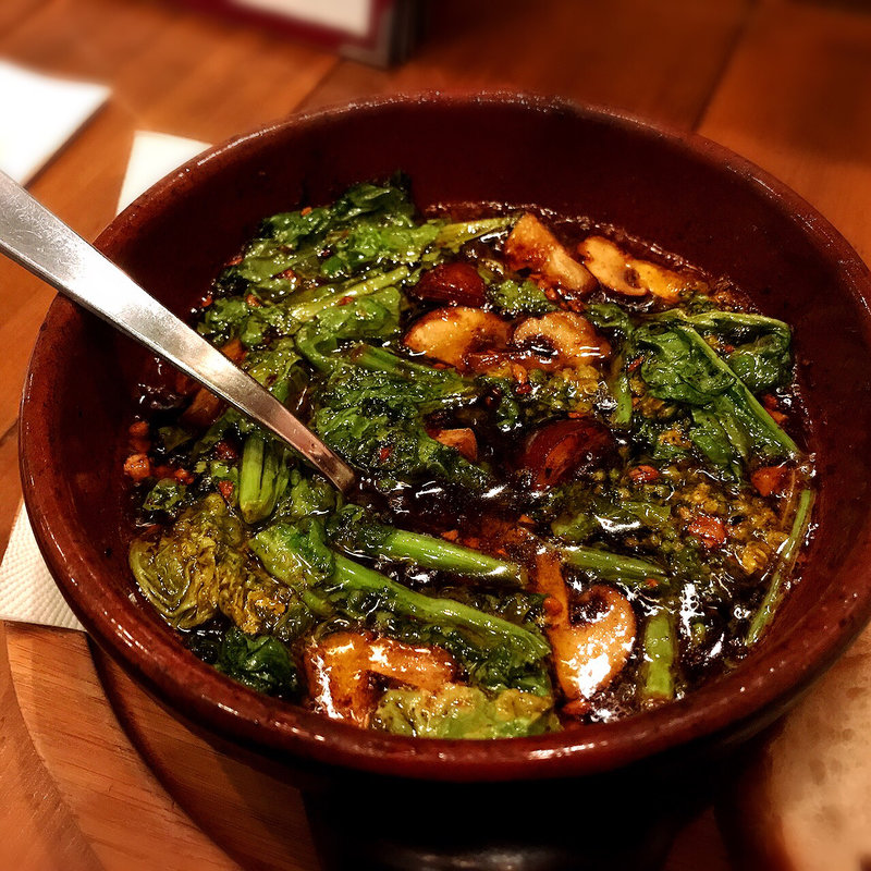 京丹波大黒本しめじと菜の花のアヒージョ(NYU 中目黒)