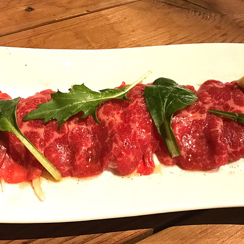 馬刺しのカルパッチョ(薪焼き肉バルCrackle)