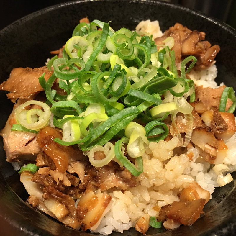 チャーシューのせご飯(博多徳兵衛)