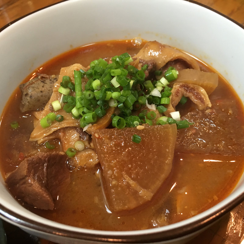 もつ煮込み(ぼたん)