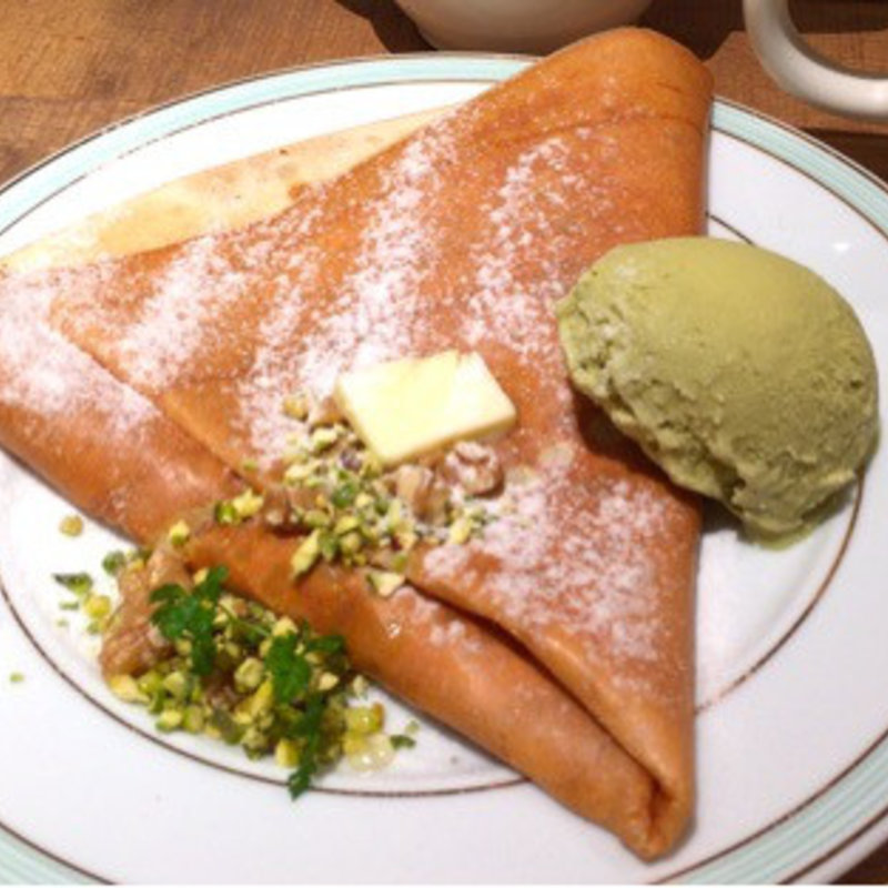 エシレ村産バタークレープwithピスタチオジェラート(gelato pique cafe bio concept 玉川高島屋S・C店)